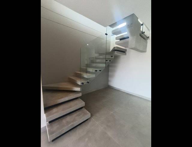 3 BEDROOM HOUSE FOR SALE IN HARTENBOS HEUWELS